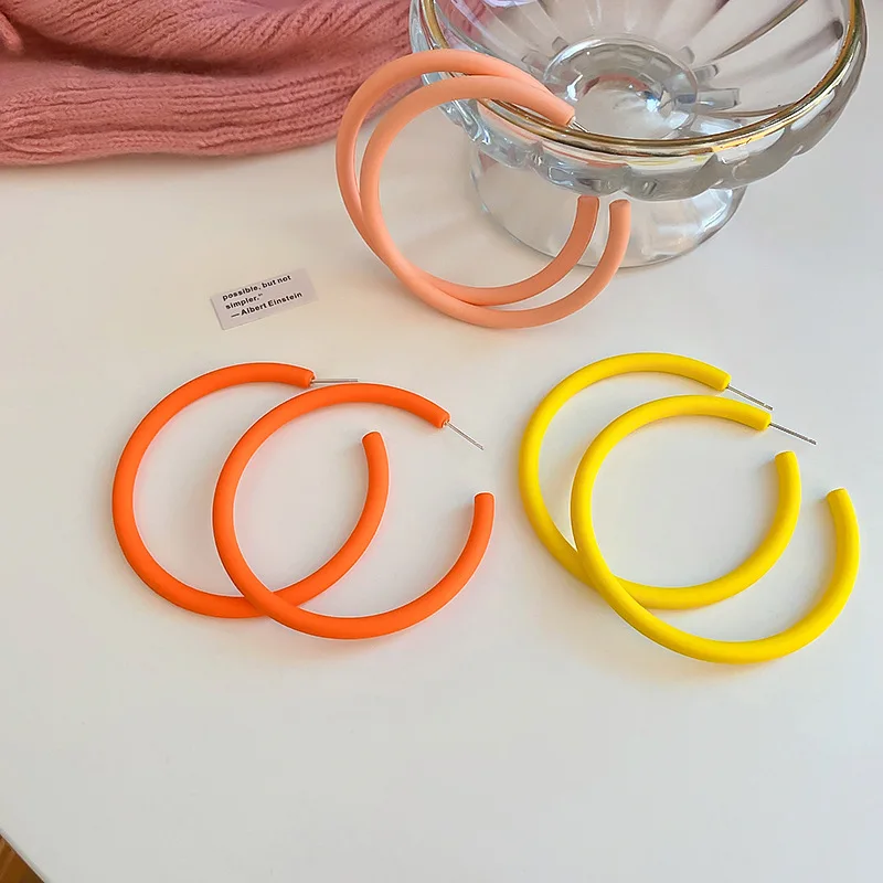 Spring New Shiny Yellow Orange Spray Paint Big Hoop Earrings For Women Fashion Jewelry Geometric Circle Earings Brincos
Spring New Shiny Yellow Orange Spray Paint Big Hoop Earrings For Women Fashion Jewelry Geometric Circle Earings Brincos