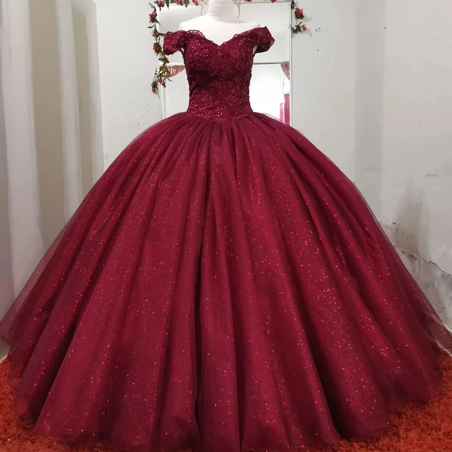 ANGELSBRIDEP Sparkly Burgundy Quinceanera Dresses Fashion Applique Tulle Formal Princess 15 Party Birthday Gowns Hot Sale
ANGELSBRIDEP Sparkly Burgundy Quinceanera Dresses Fashion Applique Tulle Formal Princess 15 Party Birthday Gowns Hot Sale