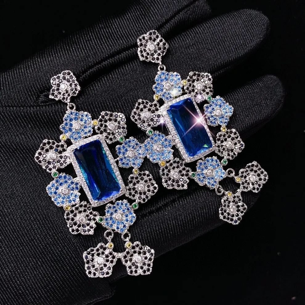 Fashion exaggeration flower geometric earrings European gorgeous women wedding stage show fine jewelry
Fashion exaggeration flower geometric earrings European gorgeous women wedding stage show fine jewelry