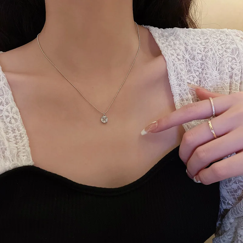 Fashion Luxury Zircon Necklace Female Personality Pendant Creative Clavicle Chain Cuban Link Chain Gem Boho Torque Goth Jewelry
Fashion Luxury Zircon Necklace Female Personality Pendant Creative Clavicle Chain Cuban Link Chain Gem Boho Torque Goth Jewelry