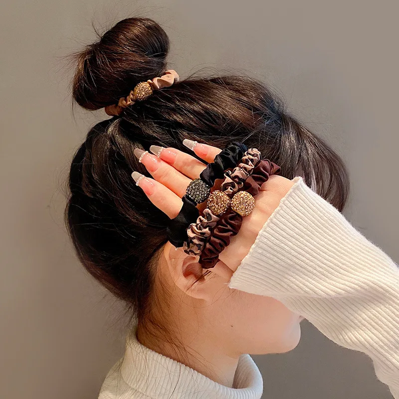 Fashion Leopard Scrunchie Women Simple Elegant Elastic Rubber Band Ponytail Holder Hair Tie High Stretch and Durable Hair Tie
Fashion Leopard Scrunchie Women Simple Elegant Elastic Rubber Band Ponytail Holder Hair Tie High Stretch and Durable Hair Tie