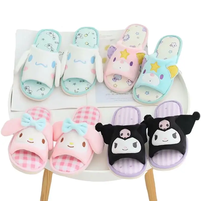 Sanrio Kuromi Мультфильм Мелодия домашние тапочки весенние плюшевые Cinnamoroll аниме Littletwinstars открытые закрытые Нескользящие напольные туфли
Sanrio Kuromi Мультфильм Мелодия домашние тапочки весенние плюшевые Cinnamoroll аниме Littletwinstars открытые закрытые Нескользящие напольные туфли