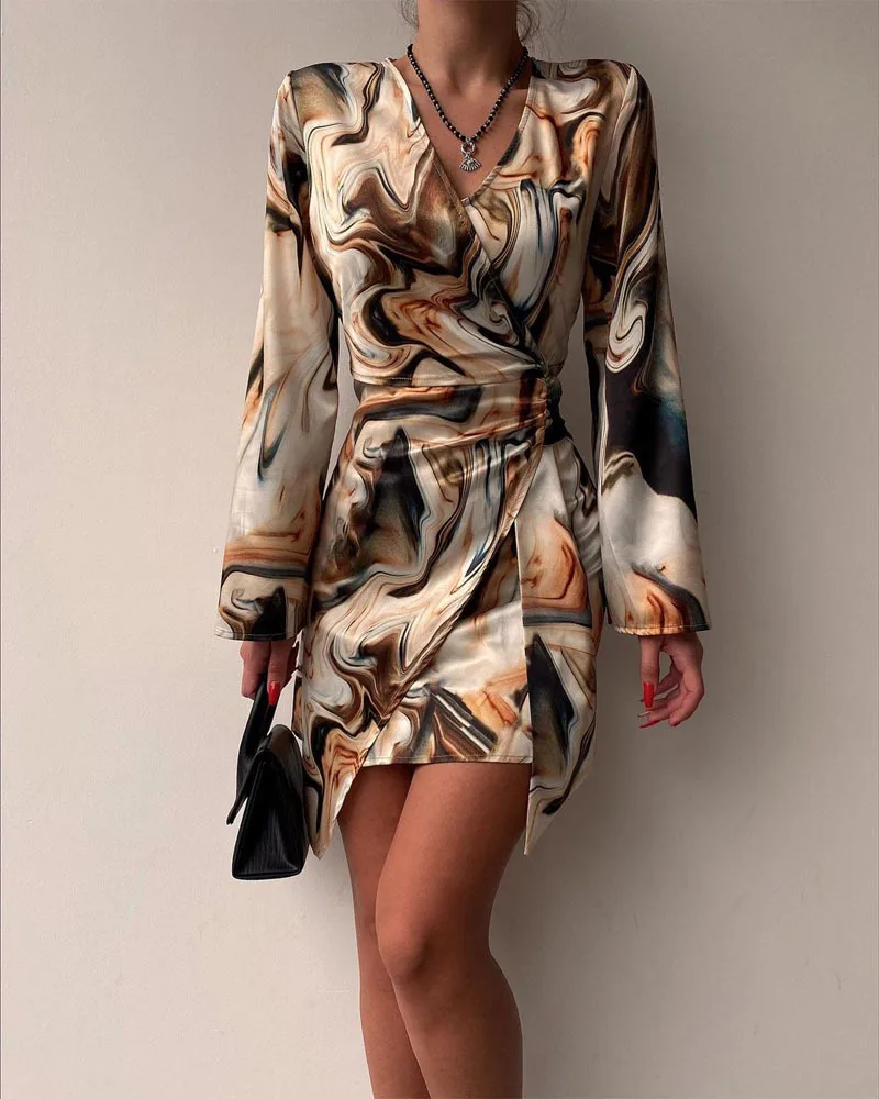 Women's Summer 2022 Printed Nipped Waist Long Sleeve Dress Sexy Dress 
Women's Summer 2022 Printed Nipped Waist Long Sleeve Dress Sexy Dress