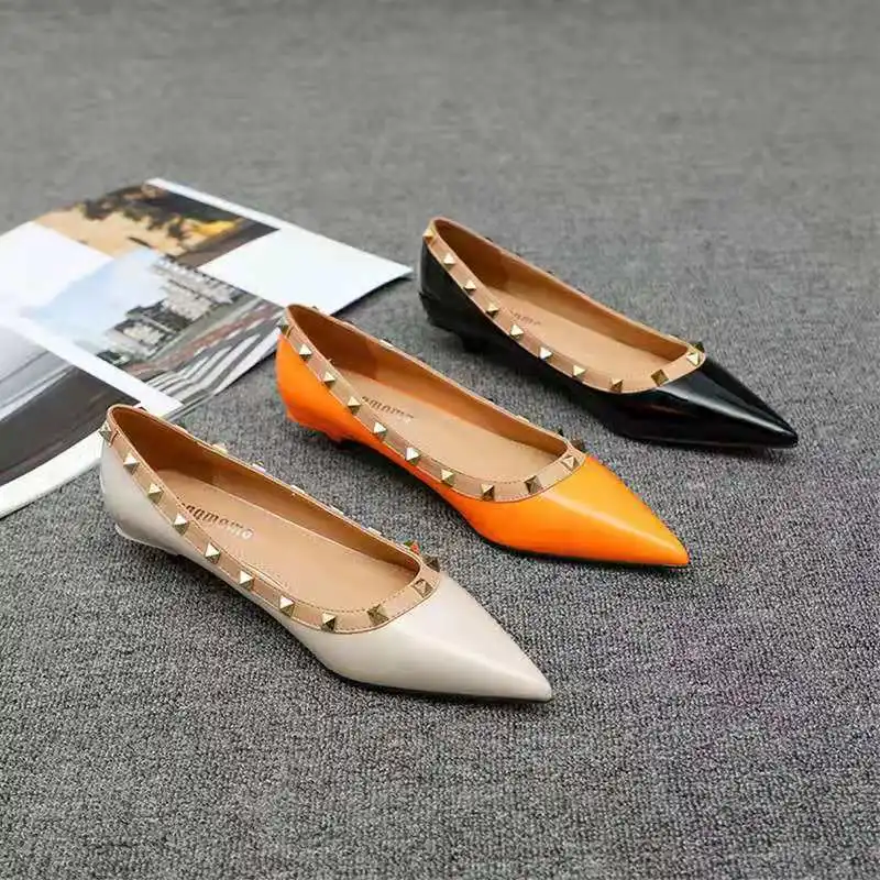 Classic Rivets Pumps for Women Shoes Soft Sole Low Heel Fashion Pointed Toe High Heels Ladies Dress Shoes Wedges Pumps 2023 New
Classic Rivets Pumps for Women Shoes Soft Sole Low Heel Fashion Pointed Toe High Heels Ladies Dress Shoes Wedges Pumps 2023 New