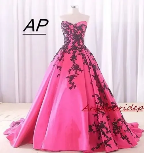 Sweetheart Ball Gown Quinceanera Dress 2021 Lace-up Back Sweet 16 Dresses Black Appliques Vestidos De Quinceaneras
Sweetheart Ball Gown Quinceanera Dress 2021 Lace-up Back Sweet 16 Dresses Black Appliques Vestidos De Quinceaneras