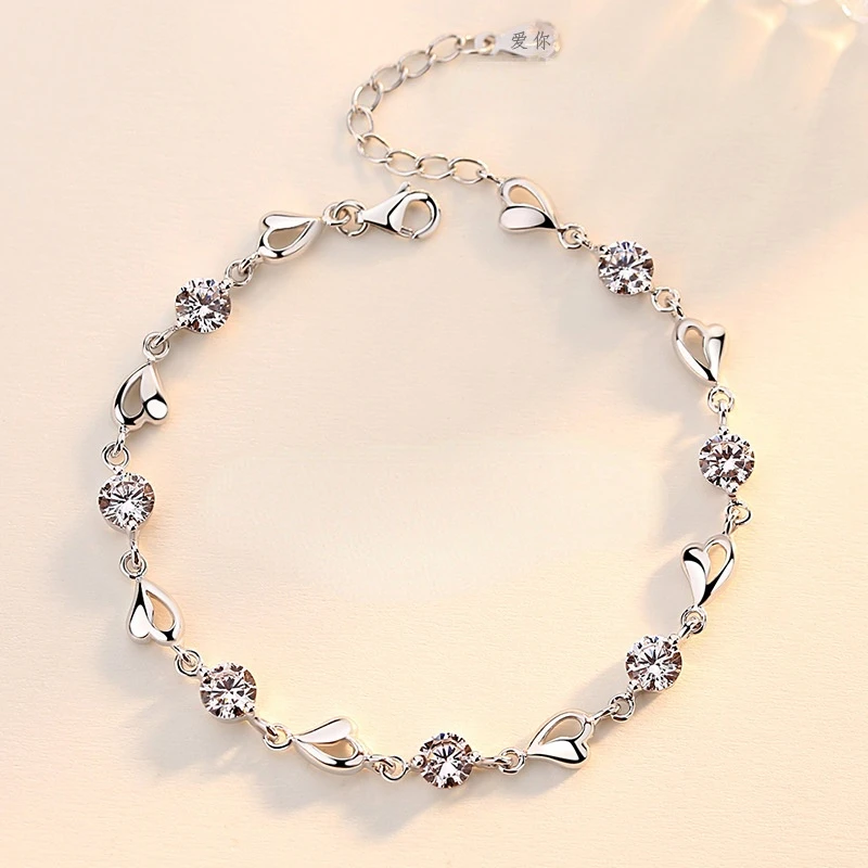 Simple Diamond-encrusted Zircon Heart-shaped Bracelet Korean Version Women's Crystal Silver-plated Bright Bracelet Jewelry
Simple Diamond-encrusted Zircon Heart-shaped Bracelet Korean Version Women's Crystal Silver-plated Bright Bracelet Jewelry