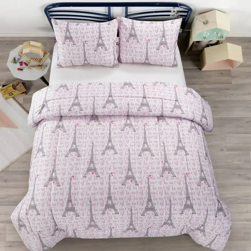 Комплект постельного белья разных цветов с принтом "Париж"
Комплект постельного белья разных цветов с принтом "Париж"