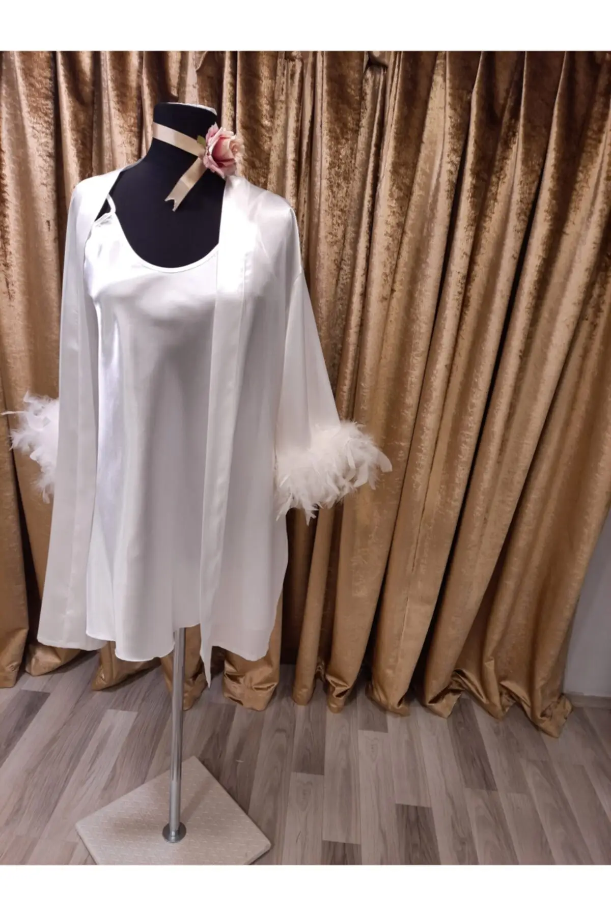 Dressing Gown Bride-Bride embroidery Otrish Feather Detailed Bathrobe Bride Sleepwear Night Gown Gown
Dressing Gown Bride-Bride embroidery Otrish Feather Detailed Bathrobe Bride Sleepwear Night Gown Gown