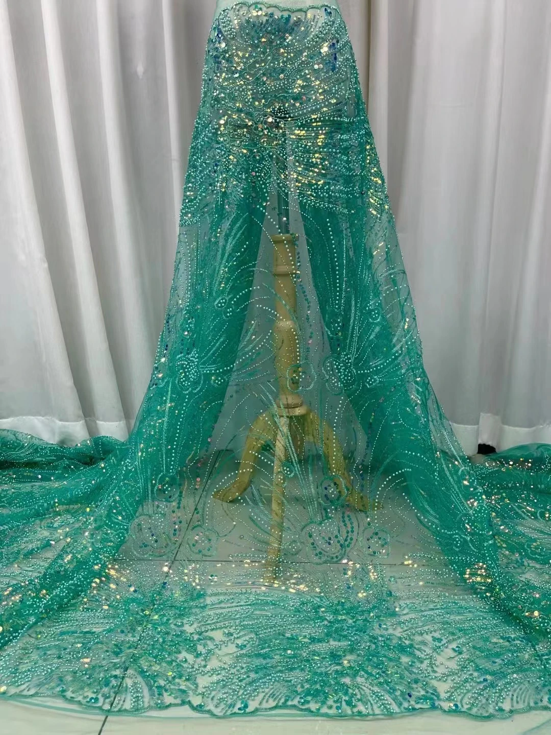 Africa Big Laces Perfect Quality Beading Embroidered Gauze Fabrics 5 yds Nigeria Wedding Dress Sewing Elegant Bride Tulle Laces
Africa Big Laces Perfect Quality Beading Embroidered Gauze Fabrics 5 yds Nigeria Wedding Dress Sewing Elegant Bride Tulle Laces