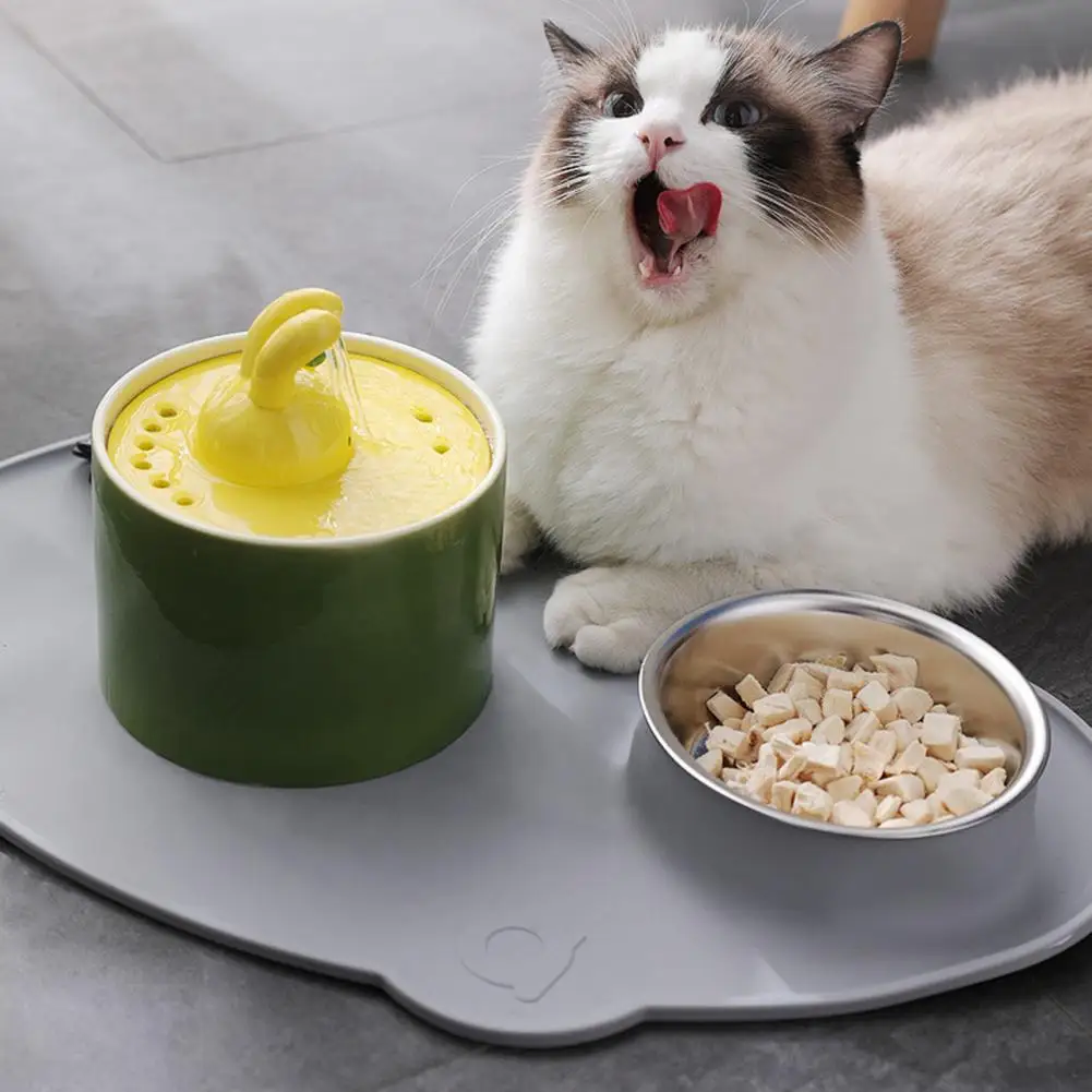 Автоматический диспенсер для воды для домашних животных, бесшумный керамический фонтан для удаления запахов, система тройной фильтрации для домашних животных 
Автоматический диспенсер для воды для домашних животных, бесшумный керамический фонтан для удаления запахов, система тройной фильтрации для домашних животных