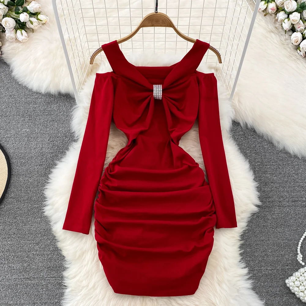 Платье женское вечернее с V-образным вырезом и длинным рукавом
Платье женское вечернее с V-образным вырезом и длинным рукавом