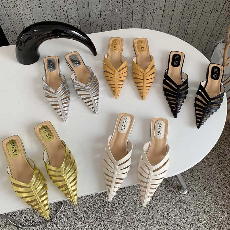 Summer Pointed Toe Female Casual Outdoor Slides Fashion Women Mules Slippers Slip On Shallow Sexy Ladies Sandals Flat With Shoes
Summer Pointed Toe Female Casual Outdoor Slides Fashion Women Mules Slippers Slip On Shallow Sexy Ladies Sandals Flat With Shoes