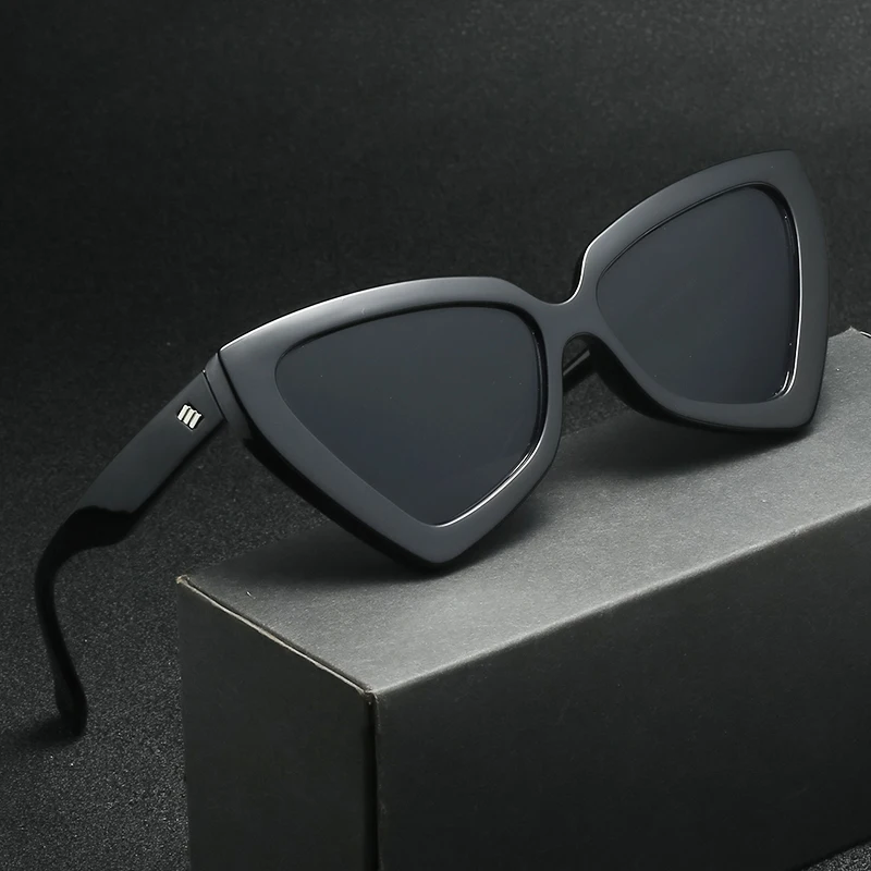 Vintage Cat Eye Women Fashion Sunglasses Brand Design Trendy Men Sunglasses Classic Outdoor Eyewear Luxury Sun Glasses UV400
Vintage Cat Eye Women Fashion Sunglasses Brand Design Trendy Men Sunglasses Classic Outdoor Eyewear Luxury Sun Glasses UV400