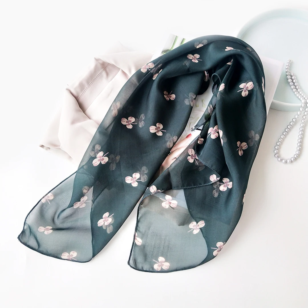Square scarf women's mulberry silk scarf spring and autumn neck protection silk scarf GRAY22
Square scarf women's mulberry silk scarf spring and autumn neck protection silk scarf GRAY22