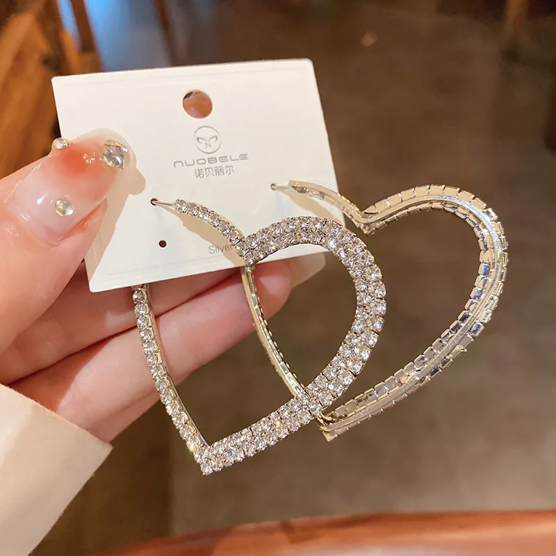 925 Silver Needle Diamond Heart Earrings, Exaggerated Sweet And Cool Personality Earrings In Europe America, Fashionable
925 Silver Needle Diamond Heart Earrings, Exaggerated Sweet And Cool Personality Earrings In Europe America, Fashionable