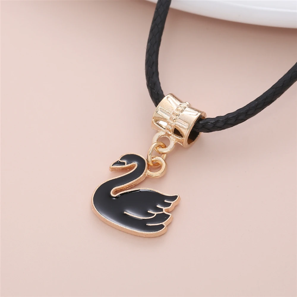 20 шт./компл. элегантная эмалированная подвеска в виде черного лебедя, ожерелье, серьги, сделай сам, изысканные Миниатюрные аксессуары ручной...
20 шт./компл. элегантная эмалированная подвеска в виде черного лебедя, ожерелье, серьги, сделай сам, изысканные Миниатюрные аксессуары ручной...