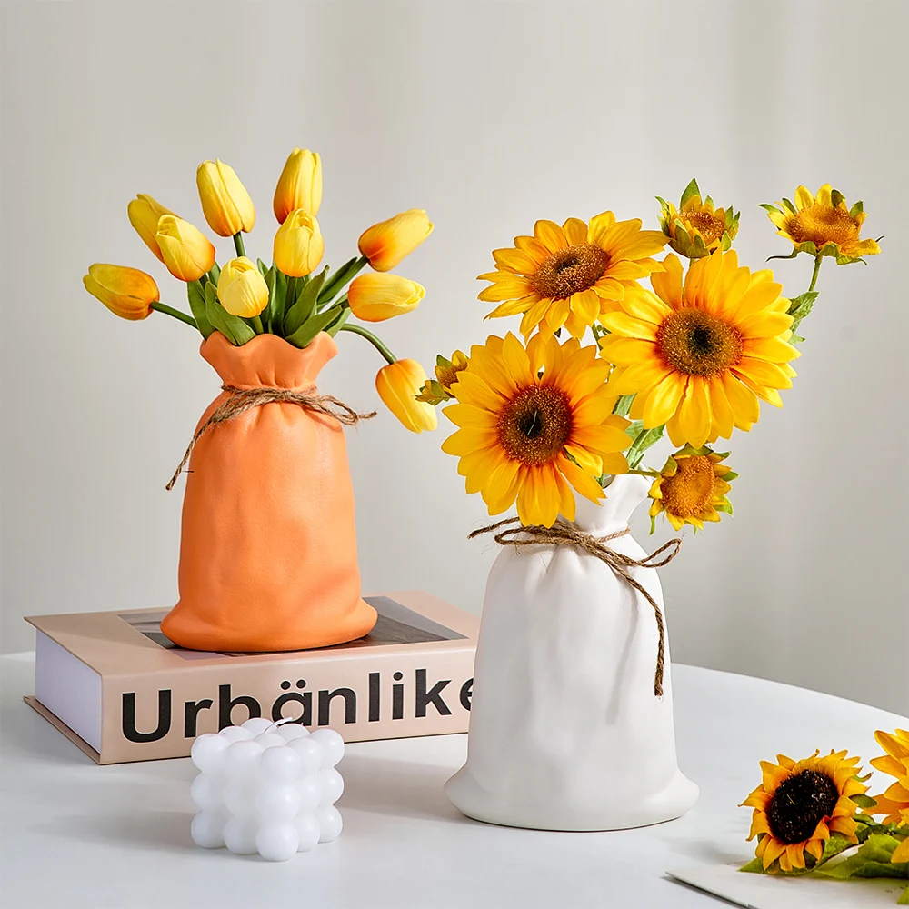 Nordic Decoration Home Paper Bag Pleated Vase Modern Dried Flowers Decorative Vase Flower Pot Table Decoration Living Room Gift
Nordic Decoration Home Paper Bag Pleated Vase Modern Dried Flowers Decorative Vase Flower Pot Table Decoration Living Room Gift