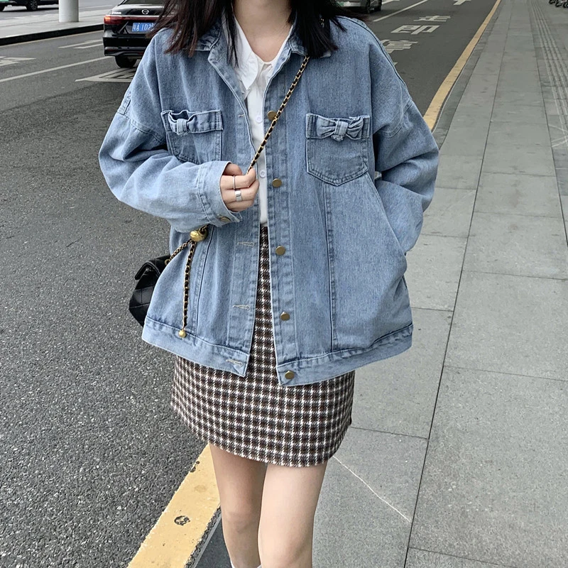 Blue Chic Women Denim Jacket 2022 New Spring Korean Style Female Jean Coats Bow Pocket Single Breasted Loose Short Coat
Blue Chic Women Denim Jacket 2022 New Spring Korean Style Female Jean Coats Bow Pocket Single Breasted Loose Short Coat