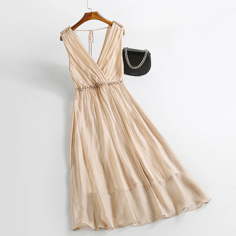 Mulberry Silk Dress 2023 Summer New V-neck Style Slim Hanging Fairy Dress 
Mulberry Silk Dress 2023 Summer New V-neck Style Slim Hanging Fairy Dress