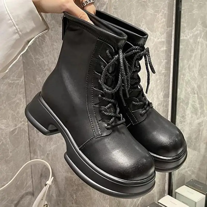 Women's Boots Fall Winter 2023 New Thick Soled England Ytmtloy Chelsea Round Toe Square Heel Botines De Mujer Shallow Rubber 
Women's Boots Fall Winter 2023 New Thick Soled England Ytmtloy Chelsea Round Toe Square Heel Botines De Mujer Shallow Rubber