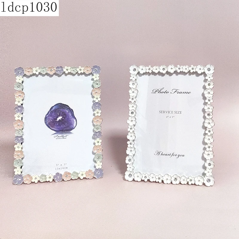 Маленькая металлическая фоторамка Стразы с цветами в европейском стиле, 6 дюймов, 7 дюймов, простая и изысканная Высококачественная прямоуг...
