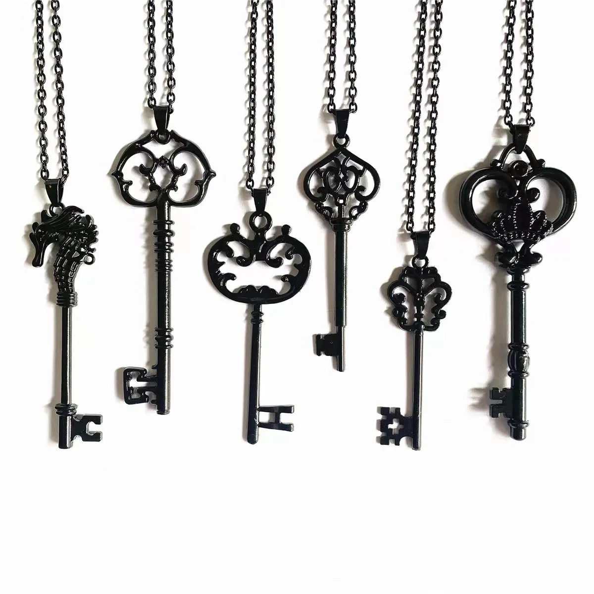 

Harries Potters Gringotts Black Necklace New Fashion Classic Retro Chinese Style Ancient Key Necklace Pins Anime Birthday Gift