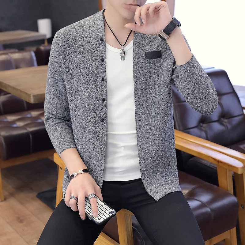 2022 Autumn and Winter Korean Version Long-sleeved Solid Color Badge Cardigan Sweater Men's Casual Slim Knitted Sweater Trend
2022 Autumn and Winter Korean Version Long-sleeved Solid Color Badge Cardigan Sweater Men's Casual Slim Knitted Sweater Trend