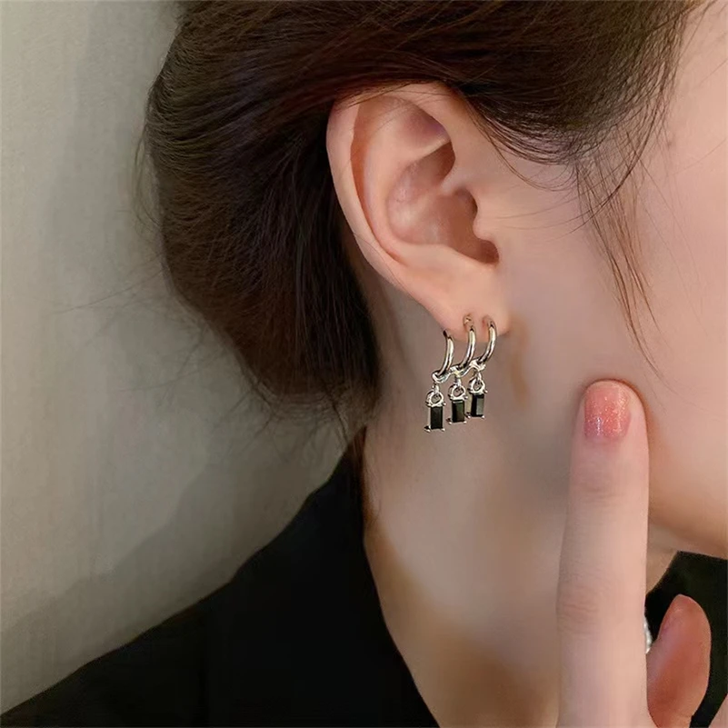 Korean Trendy Geometirc Black Rectangle Tassel Earrings For Women Resin Acrylic Statement Earrings aros Brincos Jewelry 귀걸이 Gift
Korean Trendy Geometirc Black Rectangle Tassel Earrings For Women Resin Acrylic Statement Earrings aros Brincos Jewelry 귀걸이 Gift
