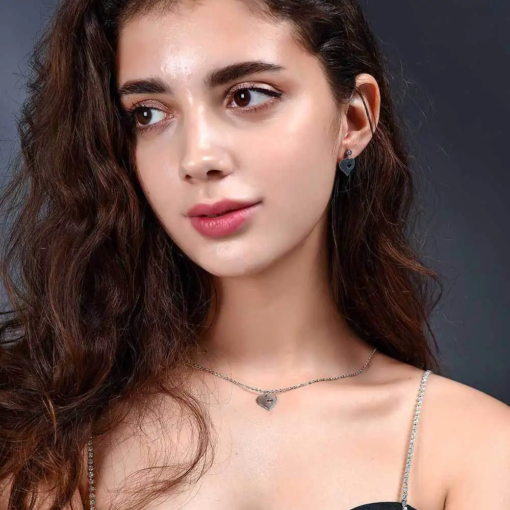 Korea Fashion Stainless Steel Hollow Double Heart Pendant Choker Necklace For Women 2022 Valentine's Jewelry Accessories Gift
Korea Fashion Stainless Steel Hollow Double Heart Pendant Choker Necklace For Women 2022 Valentine's Jewelry Accessories Gift