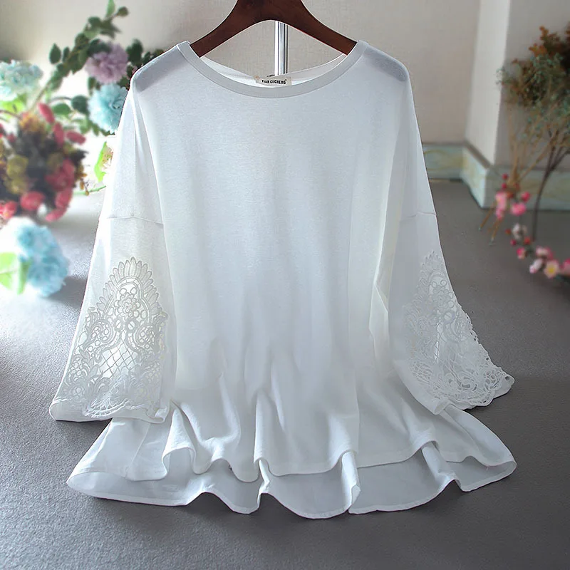 SuperAen 2022 Retro Art Lace Patchwork Loose Plus Size Ruffled Sleeves O Neck Solid T-shirt Female Tops
SuperAen 2022 Retro Art Lace Patchwork Loose Plus Size Ruffled Sleeves O Neck Solid T-shirt Female Tops