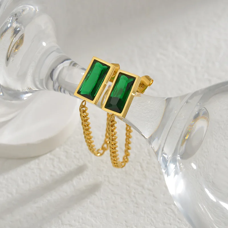 2022 New 316L Stainless Steel Earring Jewelry Shiny Green Zirconia Stud Earrings Fashion Metal Chain Geometric Earring Gift
2022 New 316L Stainless Steel Earring Jewelry Shiny Green Zirconia Stud Earrings Fashion Metal Chain Geometric Earring Gift