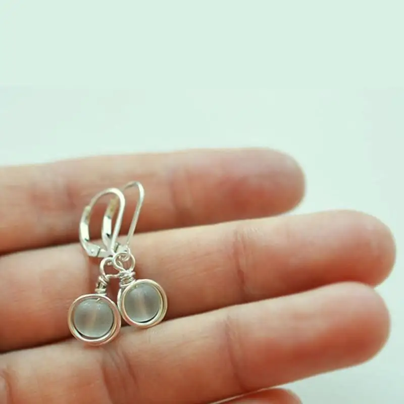 Vintage Simple Sliver Color Round Bead Dangle Earrings For Women Temperament Earrings Bride Wedding Party Jewelry Gifts
Vintage Simple Sliver Color Round Bead Dangle Earrings For Women Temperament Earrings Bride Wedding Party Jewelry Gifts