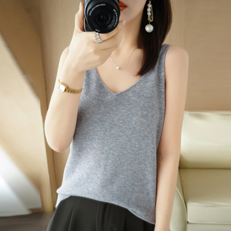 New V-neck Cashmere Sling Wool Camisole Solid Color Base Wool Vest Sexy Knitted Sweater Underwear Women
New V-neck Cashmere Sling Wool Camisole Solid Color Base Wool Vest Sexy Knitted Sweater Underwear Women