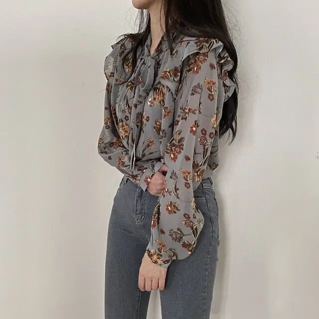 Women's Shirt Korean Chic New French Ruffle Stitching Tie Sleeve Floral Blouse Women.Kio
Women's Shirt Korean Chic New French Ruffle Stitching Tie Sleeve Floral Blouse Women.Kio