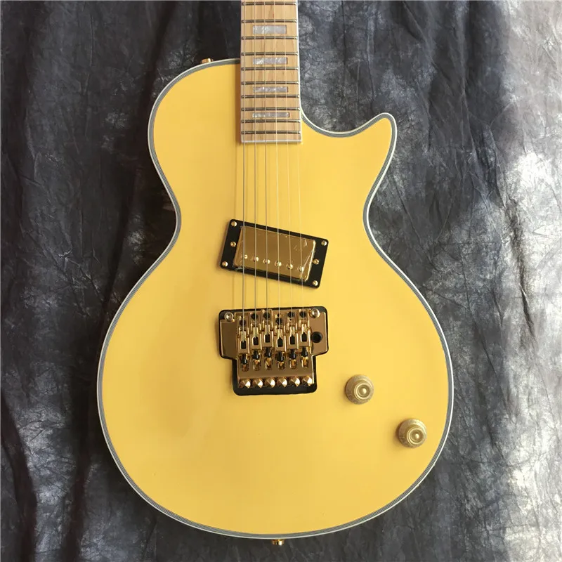 Factory direct yellow optical guitar with vibrato system, maple fingerboard, with vibrato system, free shipping
Factory direct yellow optical guitar with vibrato system, maple fingerboard, with vibrato system, free shipping