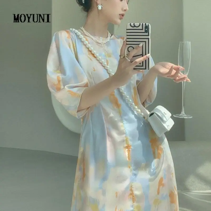 2021 Summer Vintage Floral Satin Dress Women France Puff Sleeve Retro Elegant Dress Female High Street Slim Party Midi Sundress
2021 Summer Vintage Floral Satin Dress Women France Puff Sleeve Retro Elegant Dress Female High Street Slim Party Midi Sundress