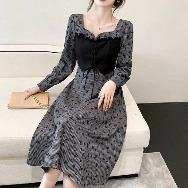 HOUZHOU Elegant Floral Dress Women Long Sleeve Square Collar Vintage Dress 2022 Spring Korean Fashion Mid-Calf Robe High Street
HOUZHOU Elegant Floral Dress Women Long Sleeve Square Collar Vintage Dress 2022 Spring Korean Fashion Mid-Calf Robe High Street