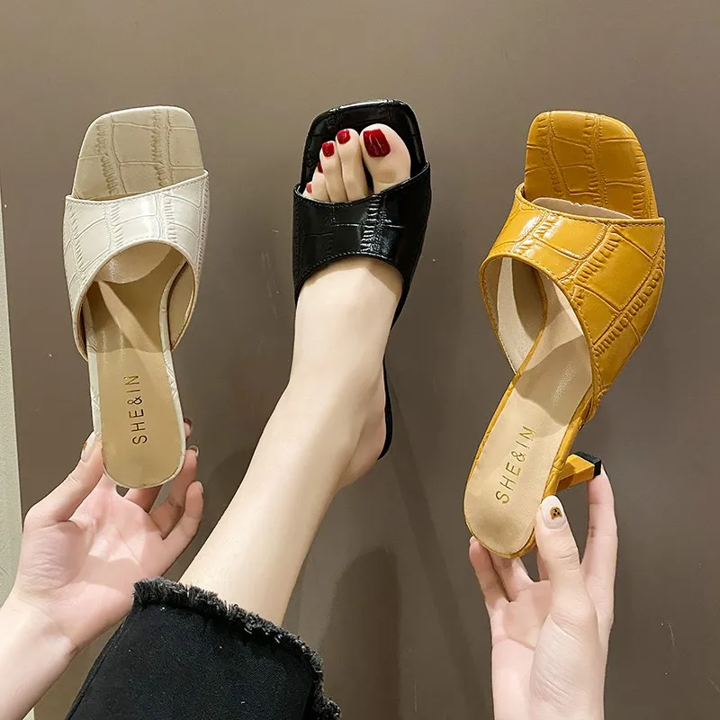 2022 Design Women Elegant Square Sandaly Toe Thin High Heels Summer Outdoor Beach Shoes Gladiator 9CM Ladies Sandals
2022 Design Women Elegant Square Sandaly Toe Thin High Heels Summer Outdoor Beach Shoes Gladiator 9CM Ladies Sandals