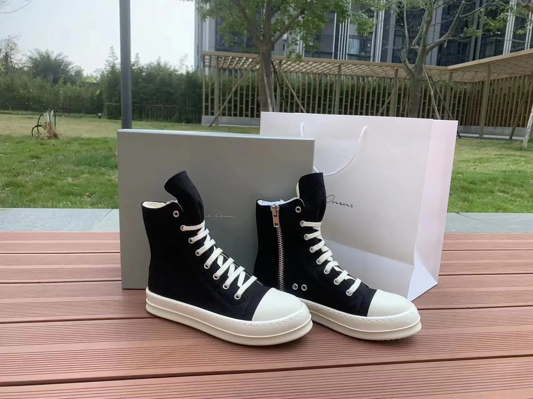 Owens Street Brand Rick High Top Board Sneakers Black Canvas Casual Men's Mid-Calf Winter Shoes Women Zip Motorcycle Boots
Owens Street Brand Rick High Top Board Sneakers Black Canvas Casual Men's Mid-Calf Winter Shoes Women Zip Motorcycle Boots