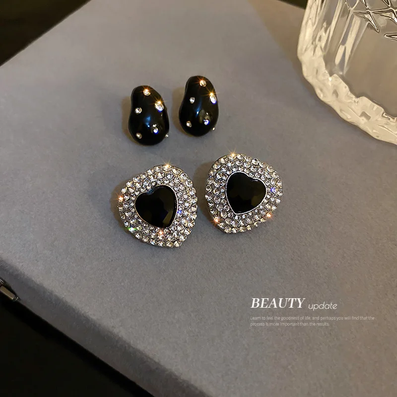 Minar INS Fashion Black Color Love Heart Irregular Earring for Women Shinning Rhinestones Geometric Dangle Earrings Jewellery
Minar INS Fashion Black Color Love Heart Irregular Earring for Women Shinning Rhinestones Geometric Dangle Earrings Jewellery