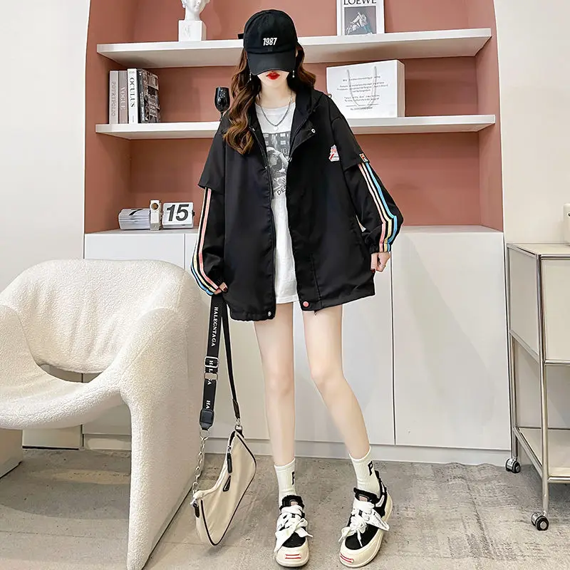 Spring And Autumn 2023 New Sweater Female Korean Version of Loose Joker Design Fake Two-piece Hooded Thin Coat.
Spring And Autumn 2023 New Sweater Female Korean Version of Loose Joker Design Fake Two-piece Hooded Thin Coat.