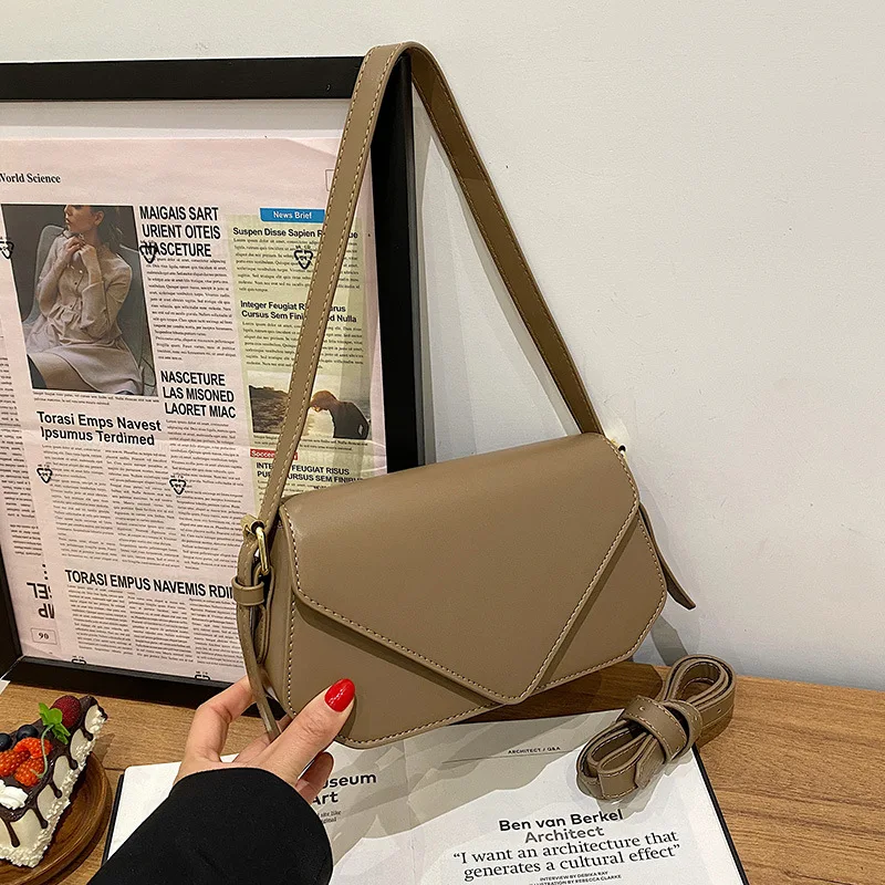 New Luxury Brand Crossbody Bags for Women Fashion Design Underarm 2022 Woman Shoulder Bag Female Handbag and Purses
New Luxury Brand Crossbody Bags for Women Fashion Design Underarm 2022 Woman Shoulder Bag Female Handbag and Purses