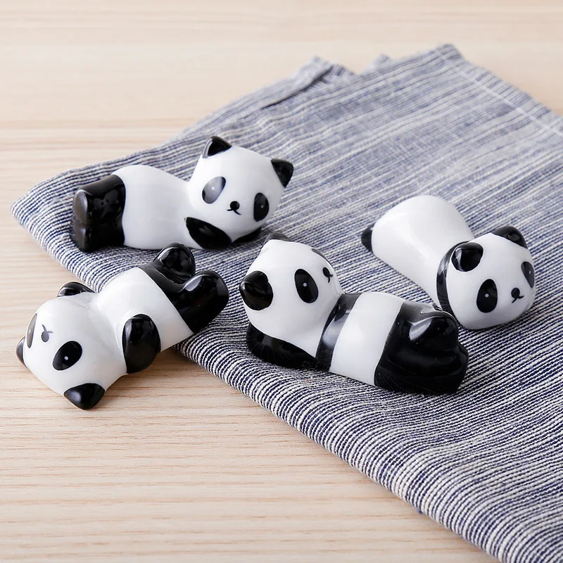 1Pc Ceramic Panda Chopsticks Holder Fashion Chopsticks Cartoon Holder Rack Mat Chopsticks Care Fashion Kitchen Tableware Tools 
1Pc Ceramic Panda Chopsticks Holder Fashion Chopsticks Cartoon Holder Rack Mat Chopsticks Care Fashion Kitchen Tableware Tools