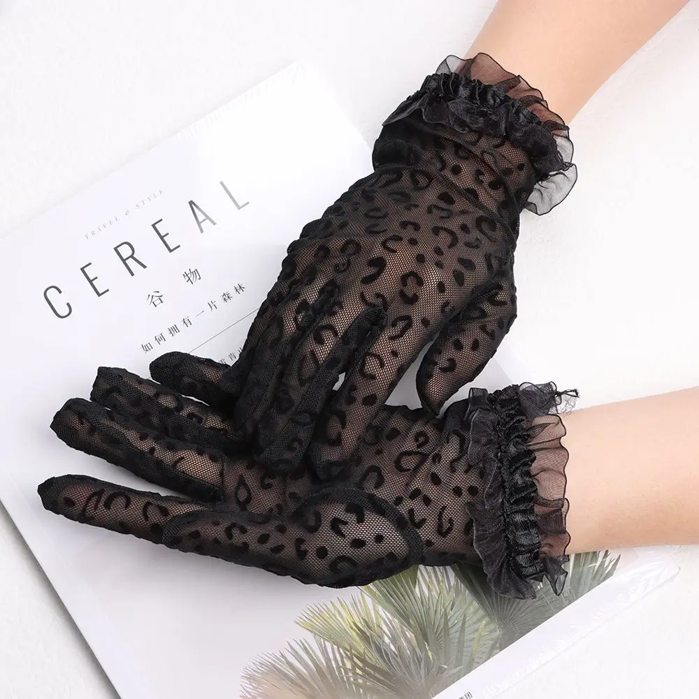 1 Pair Fashion Sexy Leopard Women Lace Sunscreen UV-Proof Driving Gloves Ladies Mesh Short Thin Gloves
1 Pair Fashion Sexy Leopard Women Lace Sunscreen UV-Proof Driving Gloves Ladies Mesh Short Thin Gloves