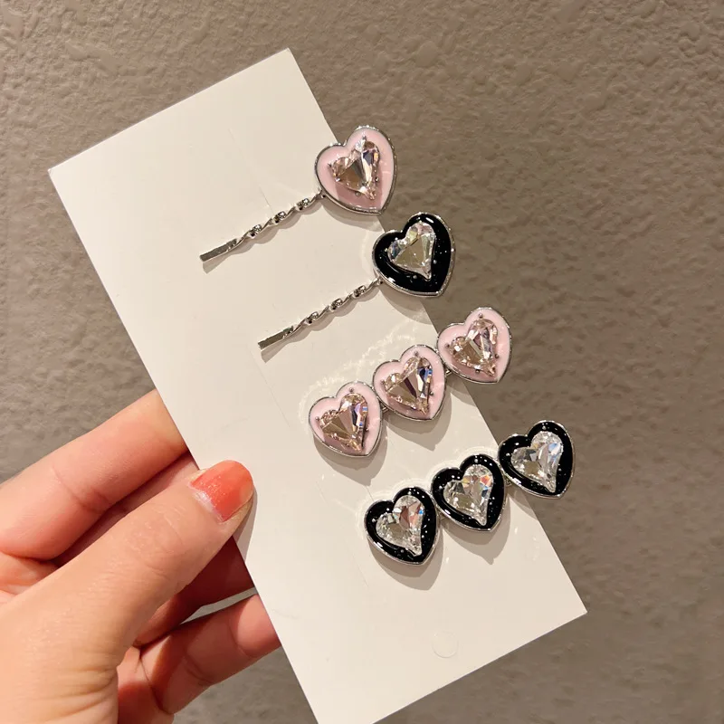 TwinkLei Korean Girls Hairpin Sliver Color Pink Black Heart Crystal Hair Clips Bang Clip Fashion Women Hair Accessories Hairgrip
TwinkLei Korean Girls Hairpin Sliver Color Pink Black Heart Crystal Hair Clips Bang Clip Fashion Women Hair Accessories Hairgrip