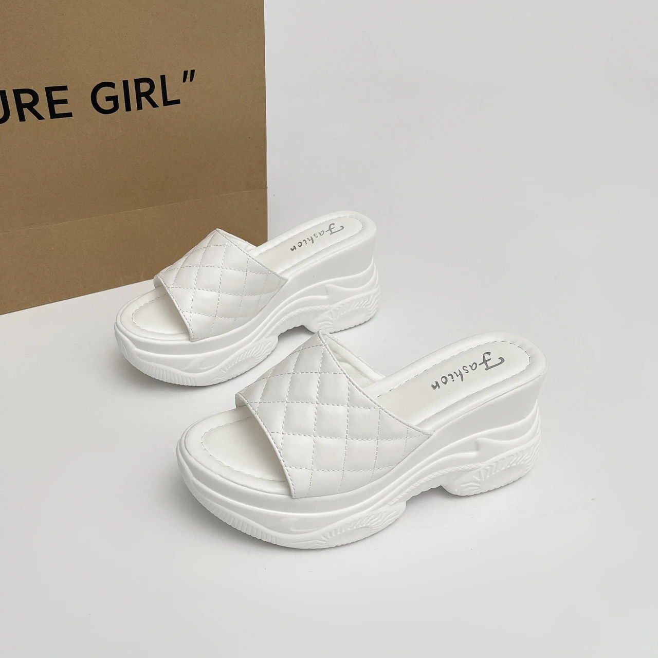 New 2023 Thick Sole Elevated Slippers Wearing Thick Heels and High Heels Outside Women's Summer New Internet Red One Character S
New 2023 Thick Sole Elevated Slippers Wearing Thick Heels and High Heels Outside Women's Summer New Internet Red One Character S