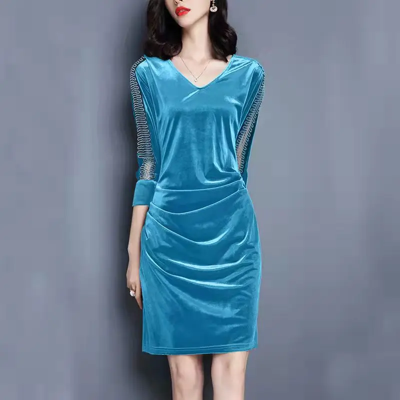 Plus Size 3XL Autumn Dress Women's Temperament Slim V-neck Retro Gold Velvet Package Hip Bodycon Dress Knee Length Dresses
Plus Size 3XL Autumn Dress Women's Temperament Slim V-neck Retro Gold Velvet Package Hip Bodycon Dress Knee Length Dresses
