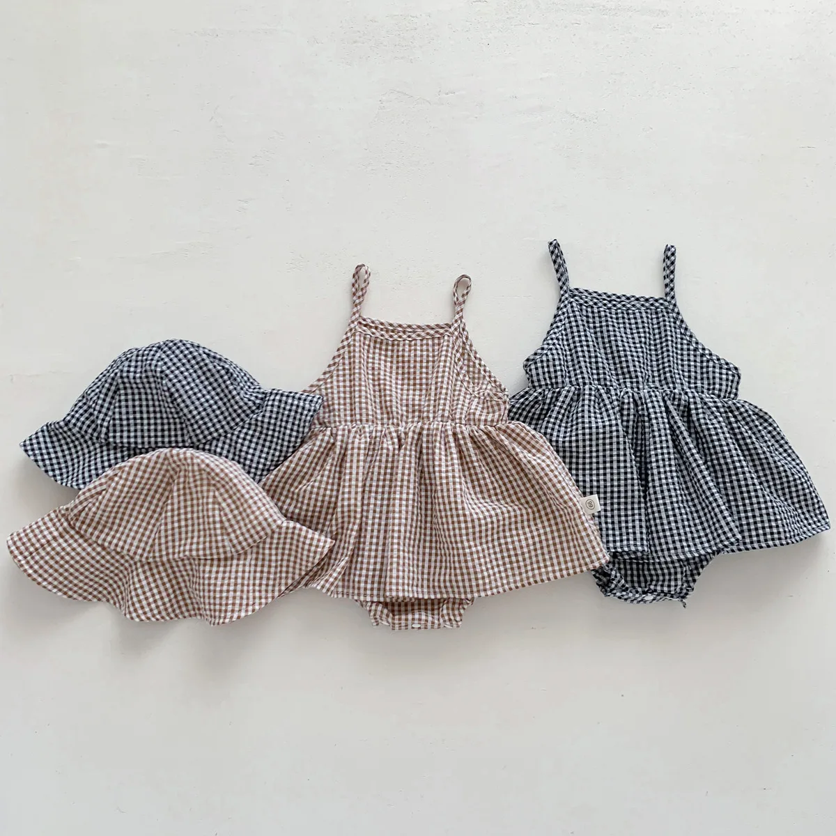 Newborn Baby Girl Summer Clothes Kids Sleeveless Plaid Bodysuits Cotton Infant Girls Jumpsuit With Hat
Newborn Baby Girl Summer Clothes Kids Sleeveless Plaid Bodysuits Cotton Infant Girls Jumpsuit With Hat