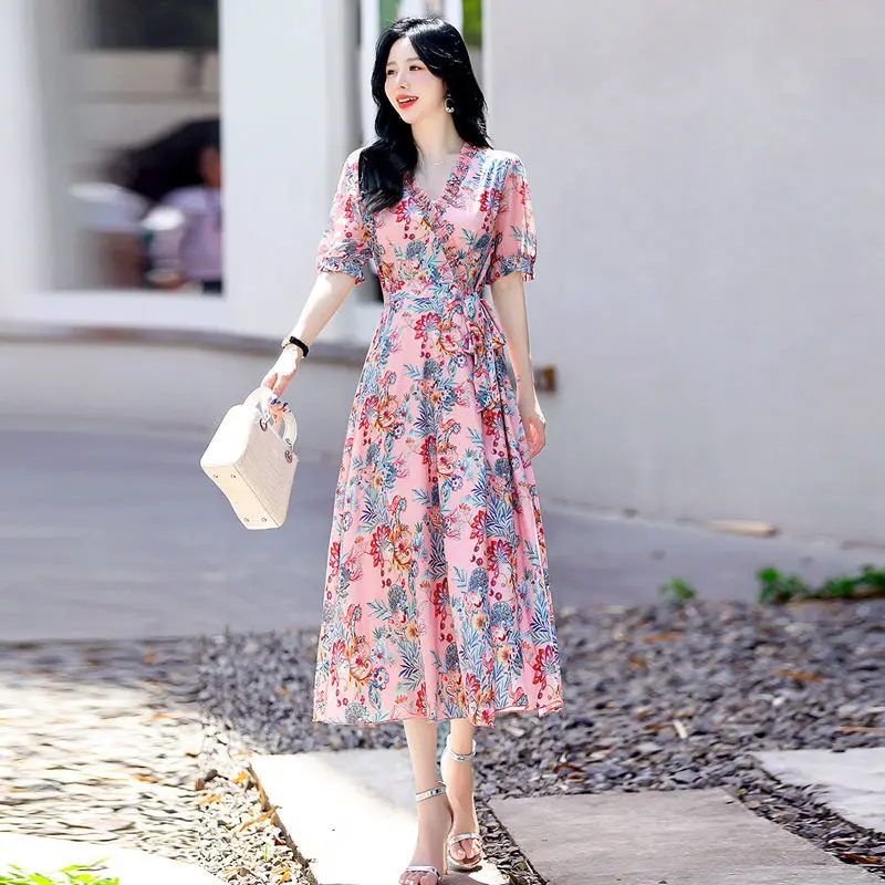 Korean Style Clothing Long Chiffon Maxi Party Floral Dress Vintage Print Retro Unif Chic Sleeves Dresses Casual V-Neck Dresses 
Korean Style Clothing Long Chiffon Maxi Party Floral Dress Vintage Print Retro Unif Chic Sleeves Dresses Casual V-Neck Dresses