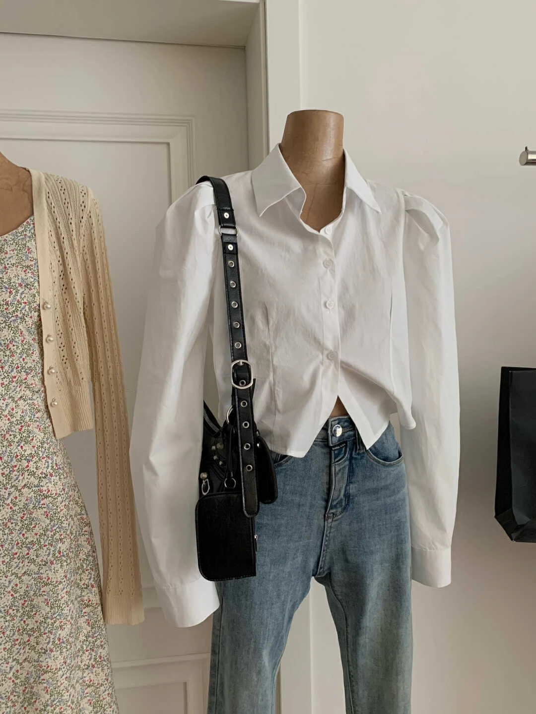 Lauri Laki White Short Blouse Women Vintage Office Lady Long Sleeve Puff Sleeve Shirt Summer 2023 Tops
Lauri Laki White Short Blouse Women Vintage Office Lady Long Sleeve Puff Sleeve Shirt Summer 2023 Tops